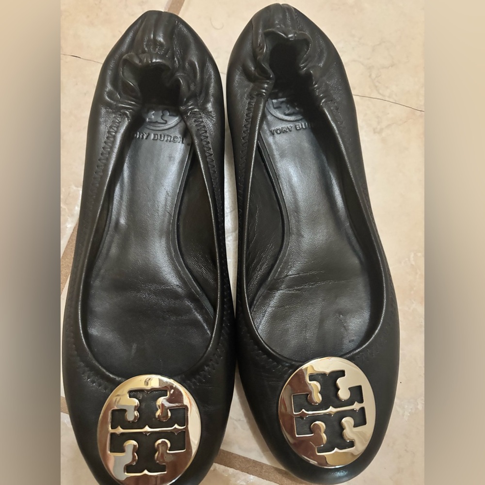 Tory Burch Black Leather Ballet Flats with Gold Logo Medallion